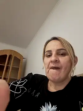 Malichkaanna30 online show from February 2025 08:20:02 PM