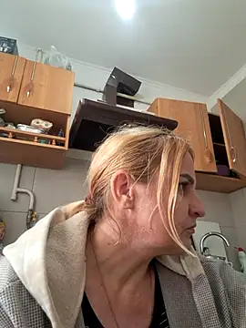 Malichkaanna30 online show from September 2025 02:30:01 PM