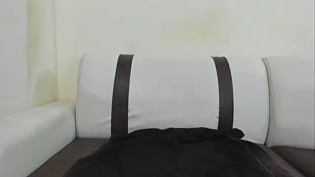 lunainsane58 online show from June 2026 10:33:02 PM