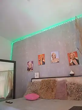 nahiarapalmer19 online show from October 2025 04:24:02 PM