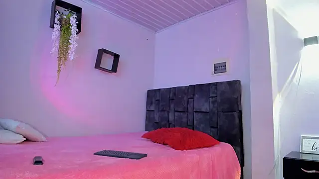 kitty myers online show from September 2025 01:11:02 PM