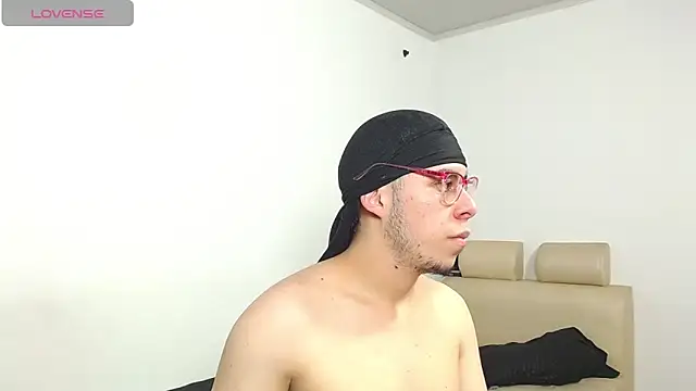 Snapshot of Hot_Teens69 chatting on December 2024 02:06:02 AM Hot Teens69 online show from December 2024 02:06:02 AM