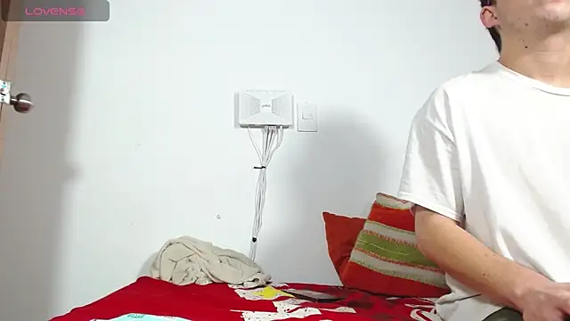 Snapshot of Hot_Teens69 chatting on January 2025 08:43:02 PM Hot Teens69 online show from January 2025 08:43:02 PM