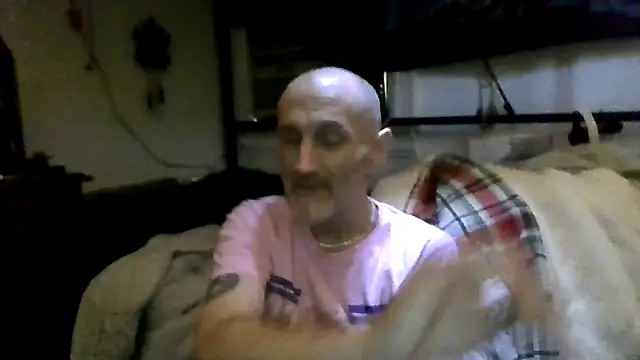 Snapshot of LayingRealism chatting on April 2026 10:45:02 PM LayingRealism online show from April 2026 10:45:02 PM