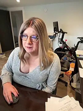 Snapshot of BookBabe27 chatting on January 2025 04:33:01 PM BookBabe27 online show from January 2025 04:33:01 PM