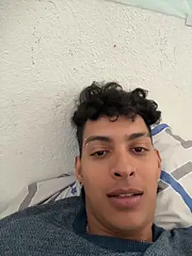 Snapshot of ValenSuarez25 chatting on July 2026 03:36:02 PM ValenSuarez25 online show from July 2026 03:36:02 PM