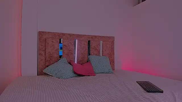 Emily Williams12 online show from April 2026 02:46:02 AM