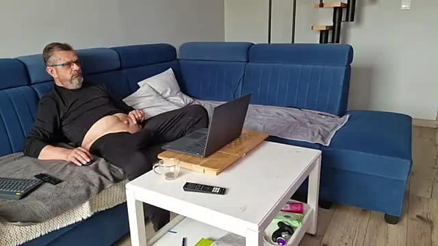 Snapshot of axecoman60 chatting on March 2025 09:10:02 AM axecoman60 online show from March 2025 09:10:02 AM