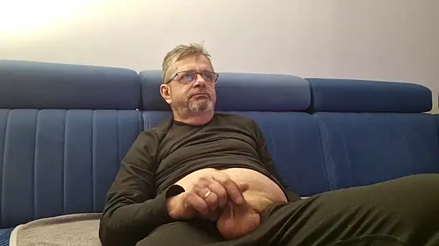 Snapshot of axecoman60 chatting on March 2025 07:53:02 PM axecoman60 online show from March 2025 07:53:02 PM