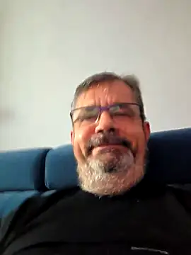 axecoman60 online show from December 2025 07:14:02 AM