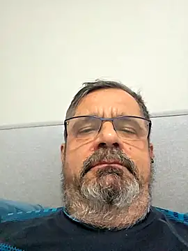 axecoman60 online show from January 2026 05:05:02 PM