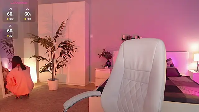 Bellla Haddid online show from September 2025 12:43:02 AM