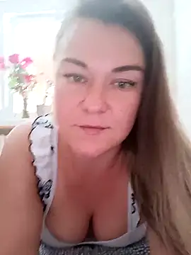 Snapshot of LunikaLunaX chatting on September 2025 09:20:01 AM LunikaLunaX online show from September 2025 09:20:01 AM