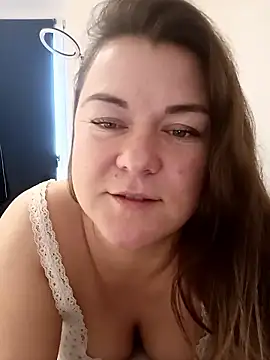 Snapshot of LunikaLunaX chatting on January 2026 07:34:01 AM LunikaLunaX online show from January 2026 07:34:01 AM