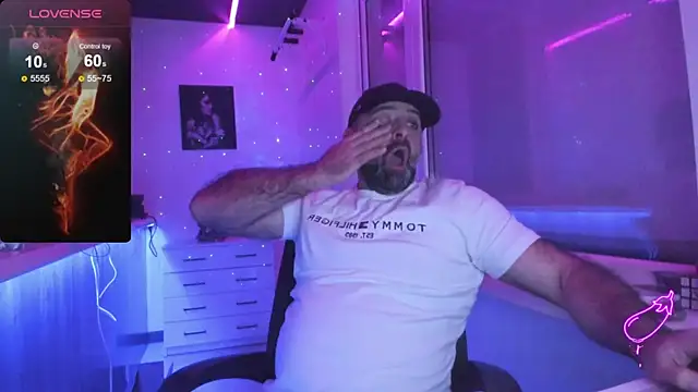 MAGABEAR077 online show from November 2025 04:42:01 PM