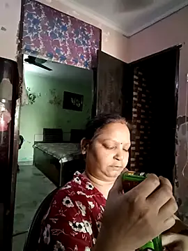 Snapshot of Kavya_kapoor chatting on April 2026 02:11:01 AM Kavya kapoor online show from April 2026 02:11:01 AM