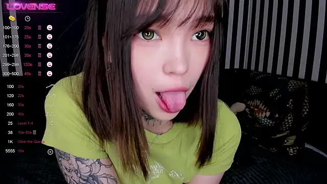 Snapshot of Dark_Ester chatting on March 2025 12:01:02 PM Dark Ester online show from March 2025 12:01:02 PM