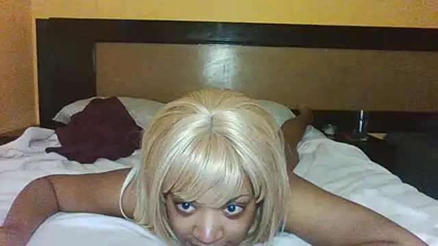 Snapshot of thekelliecapri chatting on January 2026 06:01:01 PM thekelliecapri online show from January 2026 06:01:01 PM