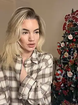 Heidi11 online show from December 2024 02:38:02 PM