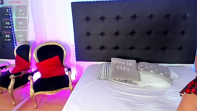 Snapshot of SaraDreamss chatting on February 2025 08:36:01 PM SaraDreamss online show from February 2025 08:36:01 PM