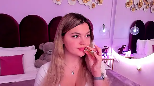 ZaraBloom online show from December 2025 03:33:01 AM