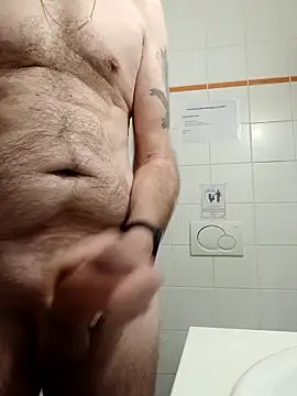 Snapshot of pascalino100 chatting on February 2026 08:13:02 AM pascalino100 online show from February 2026 08:13:02 AM