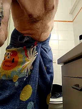 Snapshot of pascalino100 chatting on March 2026 05:52:02 AM pascalino100 online show from March 2026 05:52:02 AM