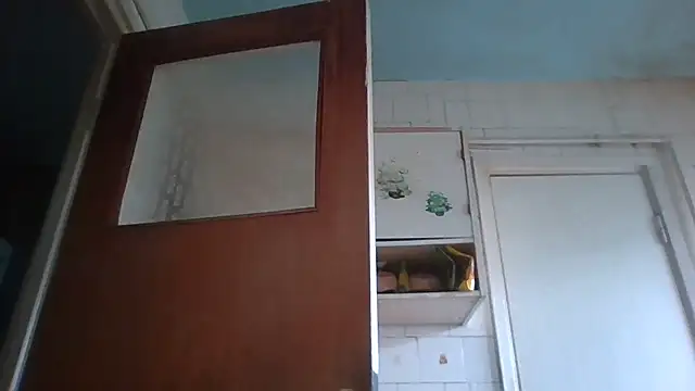 Snapshot of mariusica1@xh chatting on April 2026 03:52:01 AM mariusica1xh online show from April 2026 03:52:01 AM