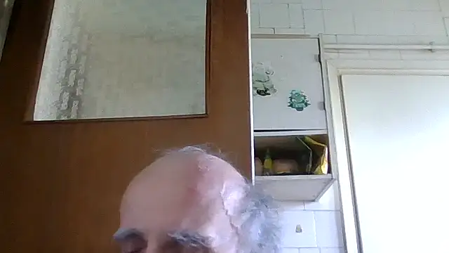 Snapshot of mariusica1@xh chatting on May 2026 11:37:02 AM mariusica1xh online show from May 2026 11:37:02 AM