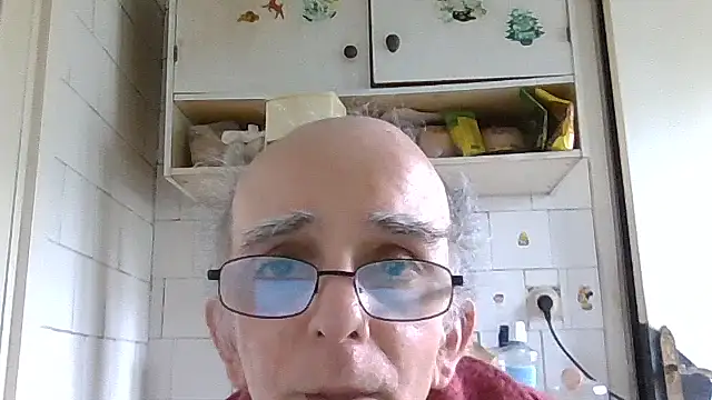 Snapshot of mariusica1@xh chatting on May 2026 01:19:01 PM mariusica1xh online show from May 2026 01:19:01 PM