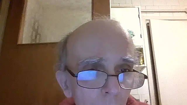 Snapshot of mariusica1@xh chatting on May 2026 06:28:02 PM mariusica1xh online show from May 2026 06:28:02 PM