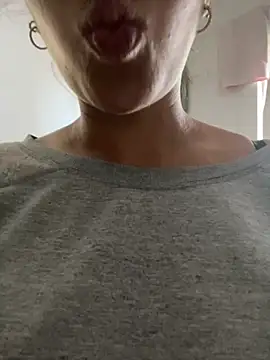 Gabizinhagirls online show from September 2025 03:47:02 PM