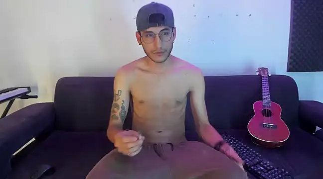 Snapshot of Henrikk_senn chatting on December 2024 11:45:02 AM Henrikk senn online show from December 2024 11:45:02 AM