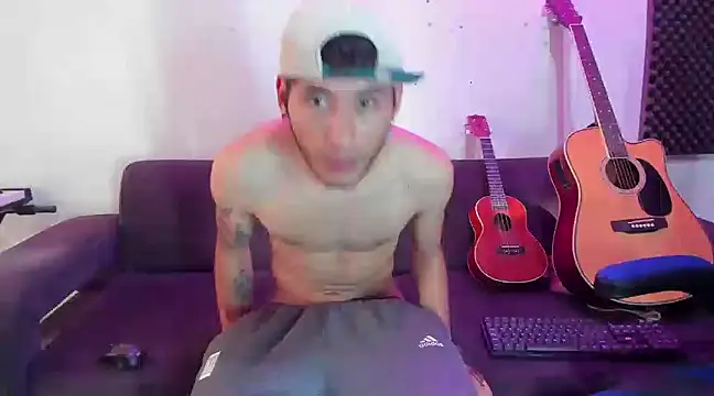 Snapshot of Henrikk_senn chatting on December 2024 12:23:01 PM Henrikk senn online show from December 2024 12:23:01 PM