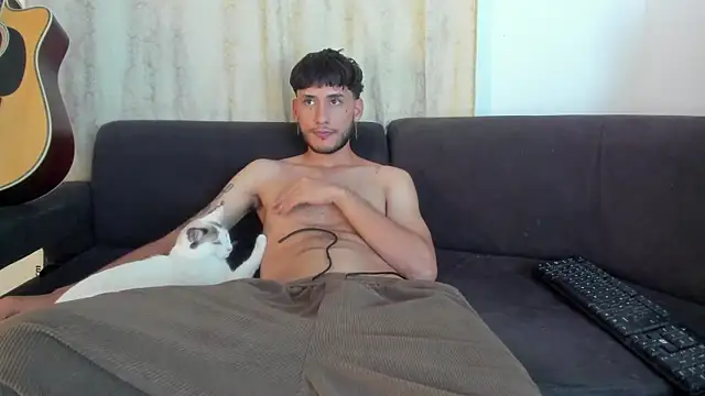 Snapshot of Henrikk_senn chatting on September 2025 05:17:02 AM Henrikk senn online show from September 2025 05:17:02 AM