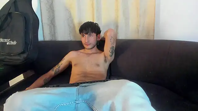 Snapshot of Henrikk_senn chatting on October 2025 12:22:02 AM Henrikk senn online show from October 2025 12:22:02 AM