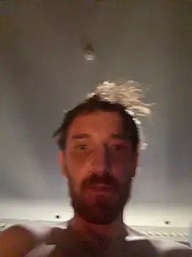 Snapshot of PocoLoco420 chatting on November 2025 04:37:01 AM PocoLoco420 online show from November 2025 04:37:01 AM