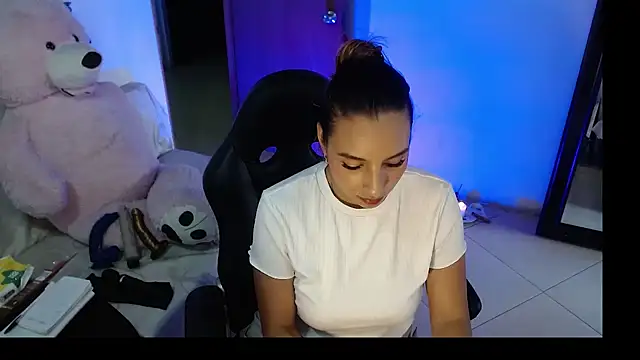 mykaelahoney online show from May 2026 07:08:01 PM