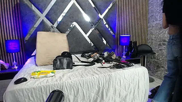 bellatrix25 online show from December 2024 07:14:01 PM