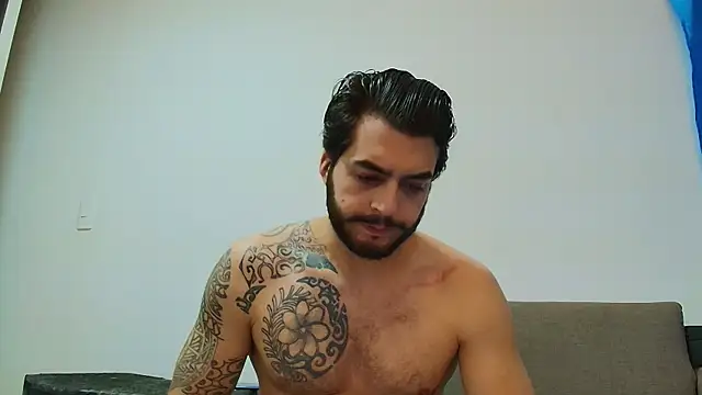 Snapshot of thomas_gun chatting on May 2026 11:09:01 PM thomas gun online show from May 2026 11:09:01 PM