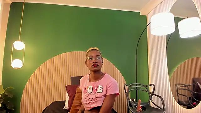 amber-hill online show from November 2025 07:16:01 AM