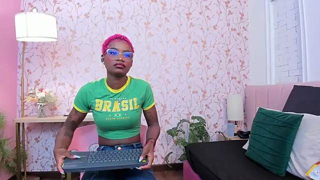 amber-hill online show from April 2026 04:25:01 PM