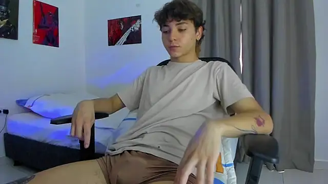 Joe23   online show from October 2025 08:33:01 PM