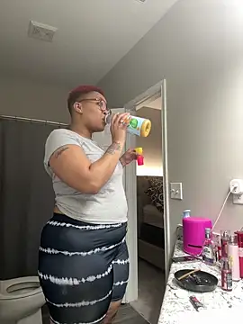 Snapshot of SexyHoneyRedd chatting on December 2024 11:49:01 PM SexyHoneyRedd online show from December 2024 11:49:01 PM