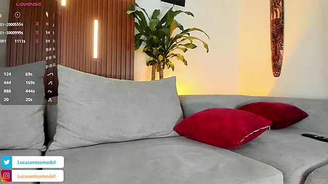 lucasanto  online show from December 2025 01:35:02 AM