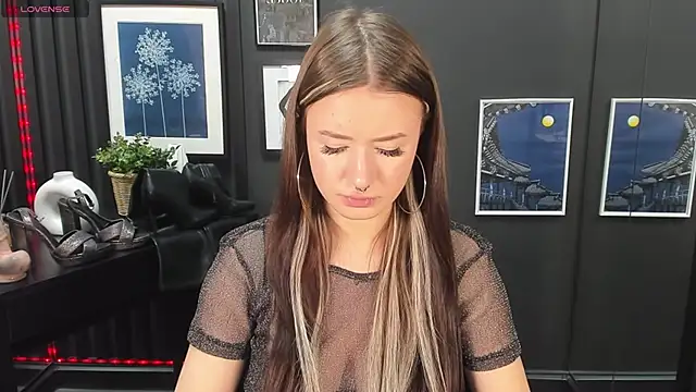 Lily Moonlight online show from January 2025 10:20:01 AM