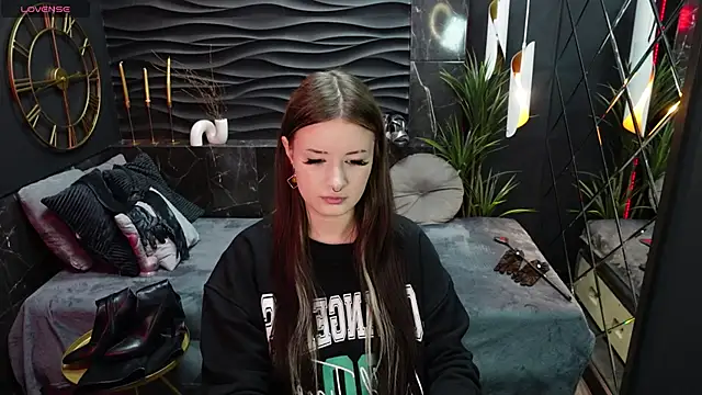 Lily Moonlight online show from March 2025 07:25:02 AM