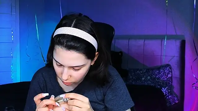 Stacy Gonzales  online show from March 2026 09:32:02 AM