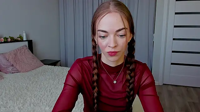 Undertheskin online show from April 2026 10:49:02 AM