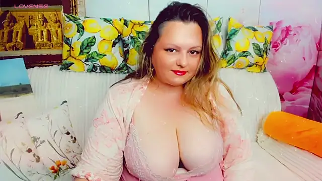 Snapshot of KlaraHoll chatting on May 2026 03:20:01 PM KlaraHoll online show from May 2026 03:20:01 PM